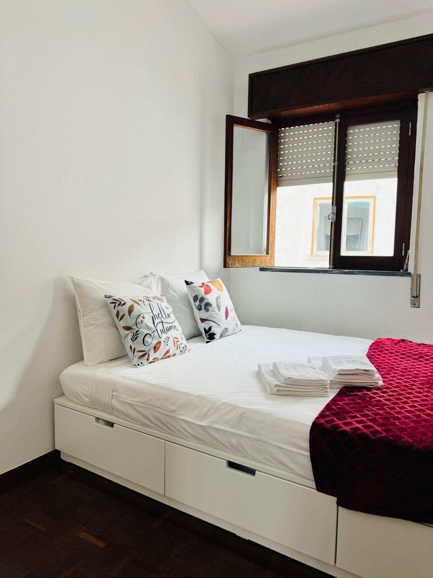 Natalie'S Tiny House- 6 Minutes From The Beach! Odeceixe Exterior photo